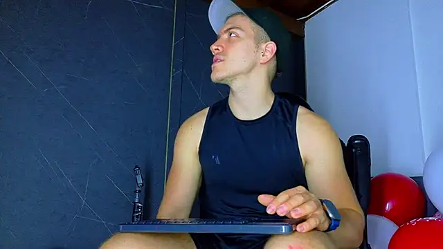 Snapshot of ALANNFERRER chatting on February 14, 2026, 10:15 am ALANNFERRER online show from February 14, 2026, 10:15 am