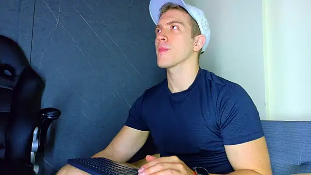 Snapshot of ALANNFERRER chatting on March 17, 2026, 10:18 am ALANNFERRER online show from March 17, 2026, 10:18 am