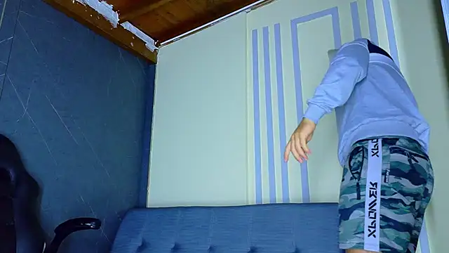 Snapshot of ALANNFERRER chatting on April 4, 2026, 10:11 am ALANNFERRER online show from April 4, 2026, 10:11 am