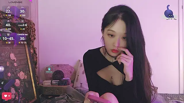 Etherealcat33 online show from October 27, 2025, 2:07 pm