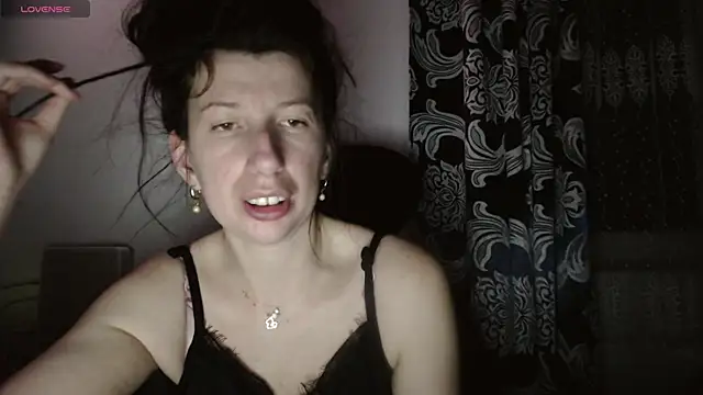 RosieHayes online show from November 26, 2025, 9:15 pm