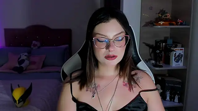 OphelianaRose33 online show from March 17, 2026, 12:35 am