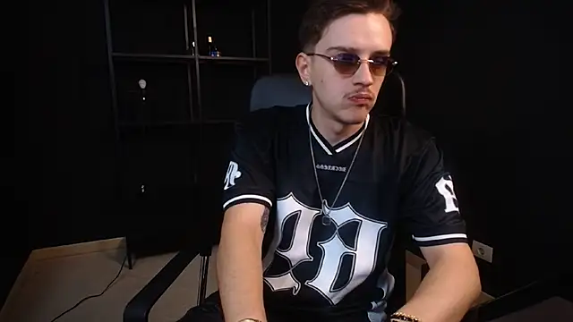FelixStarkk online show from July 12, 2026, 6:14 am