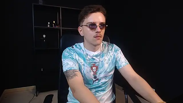 FelixStarkk online show from June 23, 2026, 4:32 am