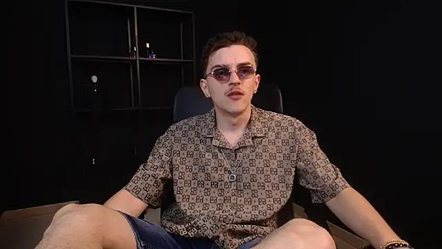FelixStarkk online show from July 7, 2026, 6:47 am