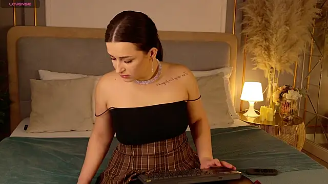 LanaElise online show from January 9, 2026, 5:14 am