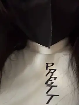 Linh 2004 online show from September 15, 2025, 4:40 pm