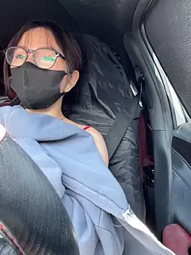 Linh 2004 online show from October 5, 2025, 5:20 am