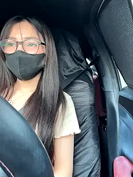 Linh 2004 online show from October 3, 2025, 5:31 am