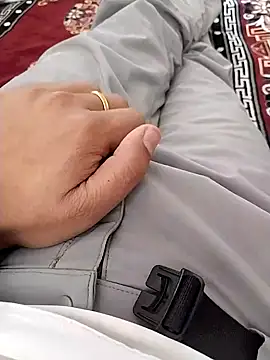 zorhotty online show from February 5, 2026, 4:19 am