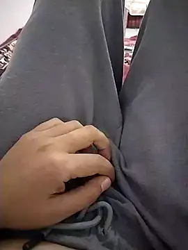 zorhotty online show from October 12, 2025, 11:44 am