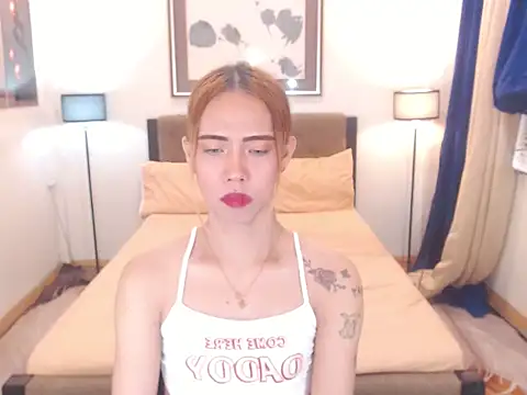 PreciousAmore online show from April 16, 2026, 9:39 pm