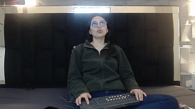 katalina07 1 online show from February 2, 2026, 7:46 pm