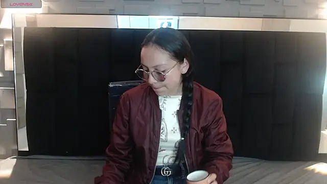 katalina07 1 online show from December 17, 2025, 1:16 pm