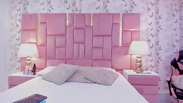 GabyMoreau online show from March 10, 2026, 8:46 pm