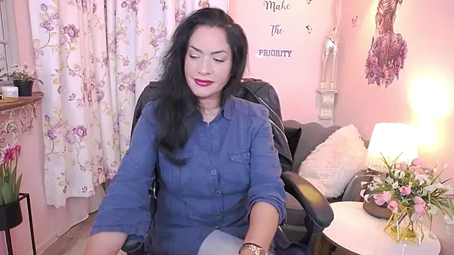 MyLovOne online show from November 9, 2025, 10:41 am