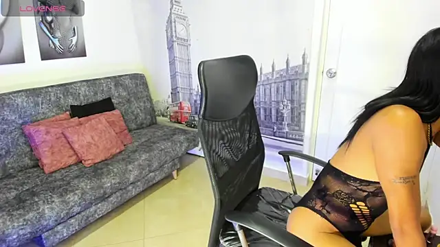 keytinthomson  online show from November 11, 2025, 7:30 pm