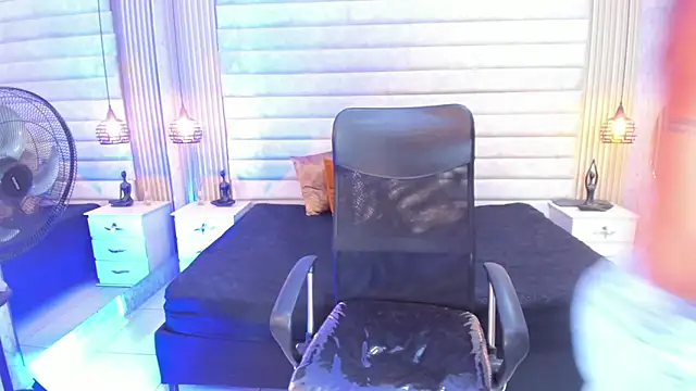 keytinthomson  online show from February 6, 2026, 7:10 pm