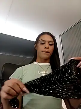 keytinthomson  online show from March 21, 2026, 5:28 pm