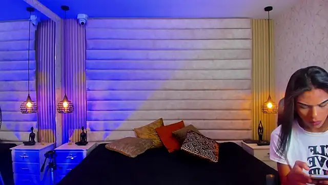 keytinthomson  online show from February 9, 2026, 7:12 pm