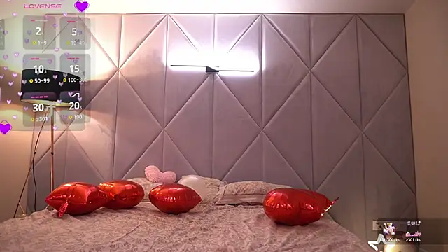 DiamondGoldie online show from February 22, 2026, 8:32 pm