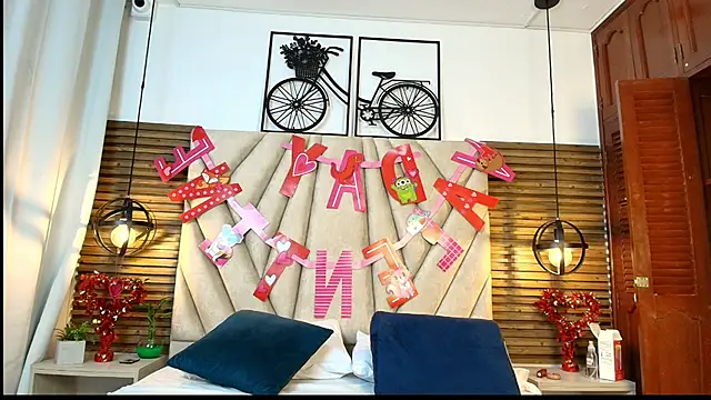 Snapshot of Cinthiabaker chatting on September 19, 2025, 11:36 am Cinthiabaker online show from September 19, 2025, 11:36 am