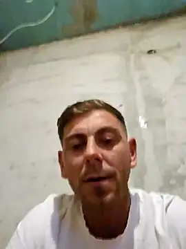 Snapshot of Alex-andru88 chatting on November 3, 2025, 7:28 pm Alex-andru88 online show from November 3, 2025, 7:28 pm