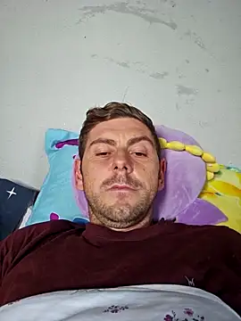 Snapshot of Alex-andru88 chatting on October 5, 2025, 1:46 pm Alex-andru88 online show from October 5, 2025, 1:46 pm