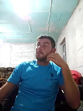 Snapshot of Alex-andru88 chatting on September 14, 2025, 8:42 pm Alex-andru88 online show from September 14, 2025, 8:42 pm