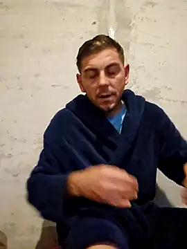 Snapshot of Alex-andru88 chatting on November 13, 2025, 3:54 am Alex-andru88 online show from November 13, 2025, 3:54 am