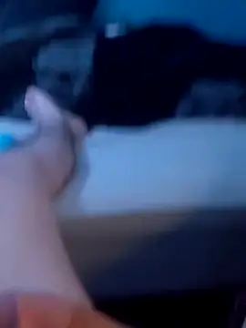 treefrog2025 online show from November 11, 2025, 5:13 am