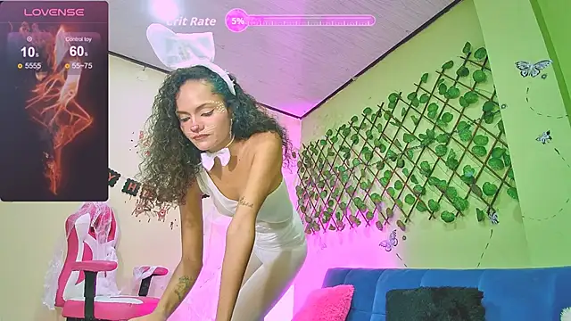 Karen Ariass online show from October 31, 2025, 1:52 pm