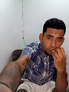 Snapshot of Negritohot2828 chatting on January 17, 2026, 12:26 am Negritohot2828 online show from January 17, 2026, 12:26 am