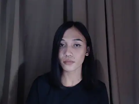 Snapshot of Urfucking_khloe1 chatting on February 13, 2026, 12:27 pm Urfucking khloe1 online show from February 13, 2026, 12:27 pm