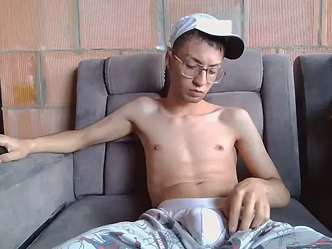 Thiagox274 online show from April 21, 2026, 4:02 pm