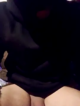 Golonzo1996 online show from November 26, 2025, 9:26 pm