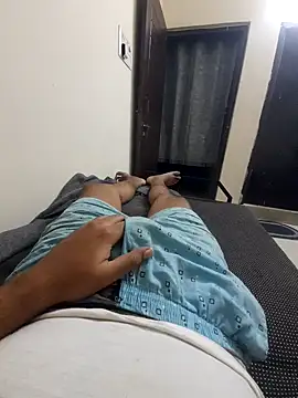 Snapshot of Yourslovingdick chatting on January 13, 2026, 10:35 pm Yourslovingdick online show from January 13, 2026, 10:35 pm