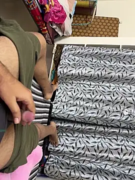 Snapshot of Yourslovingdick chatting on March 16, 2026, 5:44 am Yourslovingdick online show from March 16, 2026, 5:44 am