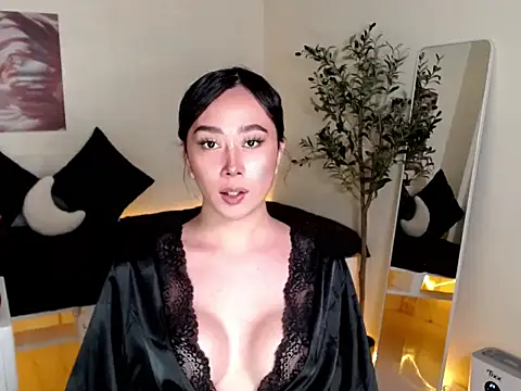 Ms yhanna online show from May 5, 2026, 11:52 pm
