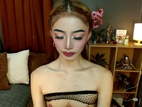 sweetcumcara online show from April 24, 2026, 12:12 am