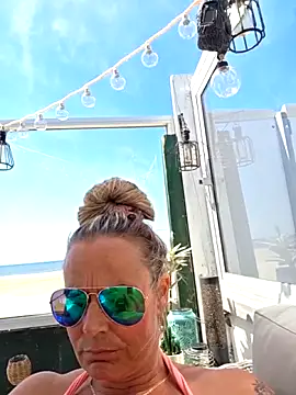 Snapshot of Mrs-Aurora chatting on May 28, 2026, 12:22 pm Mrs-Aurora online show from May 28, 2026, 12:22 pm