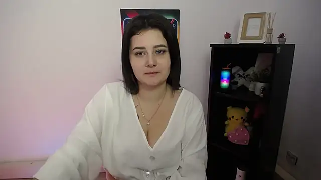 Katrin kiss  online show from October 15, 2025, 12:57 pm