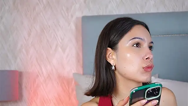 Sofy Bradd online show from September 18, 2025, 10:07 am