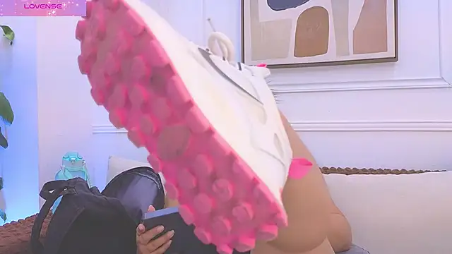 Daisy Price online show from March 20, 2026, 11:00 am