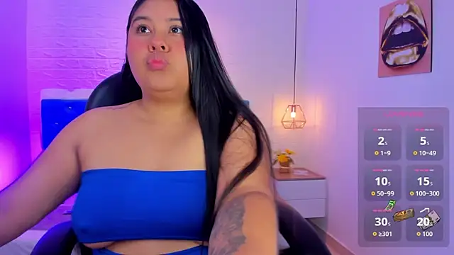 Snapshot of julieta_miller01 chatting on October 3, 2025, 11:34 am julieta miller01 online show from October 3, 2025, 11:34 am
