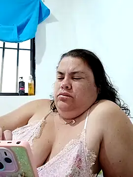 yaneth  online show from October 28, 2025, 10:58 am