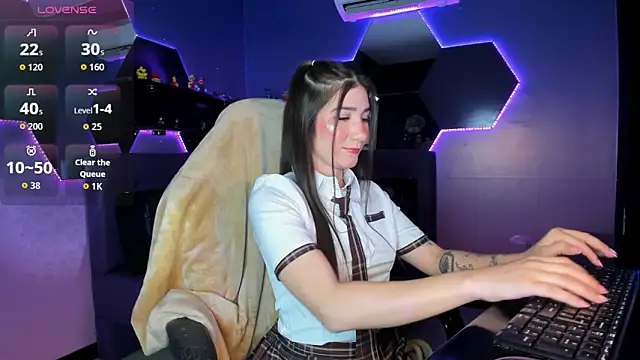 Snapshot of Bambi_cutee chatting on April 12, 2026, 11:35 am Bambi cutee online show from April 12, 2026, 11:35 am