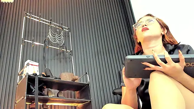 MissKathyfox online show from November 10, 2025, 7:52 pm