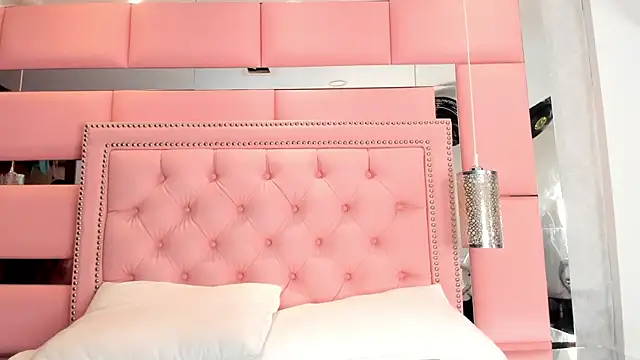 LiliCarterm online show from January 10, 2026, 7:20 pm