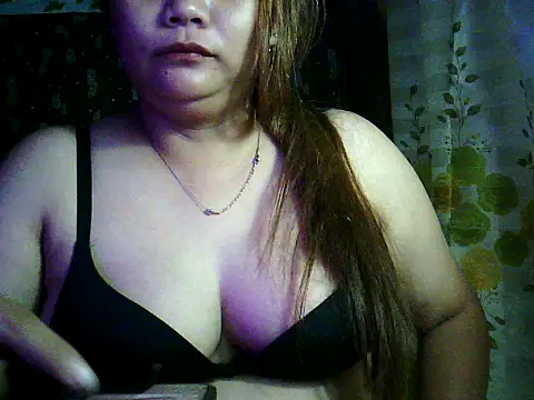 yuana25 online show from October 4, 2025, 7:54 am